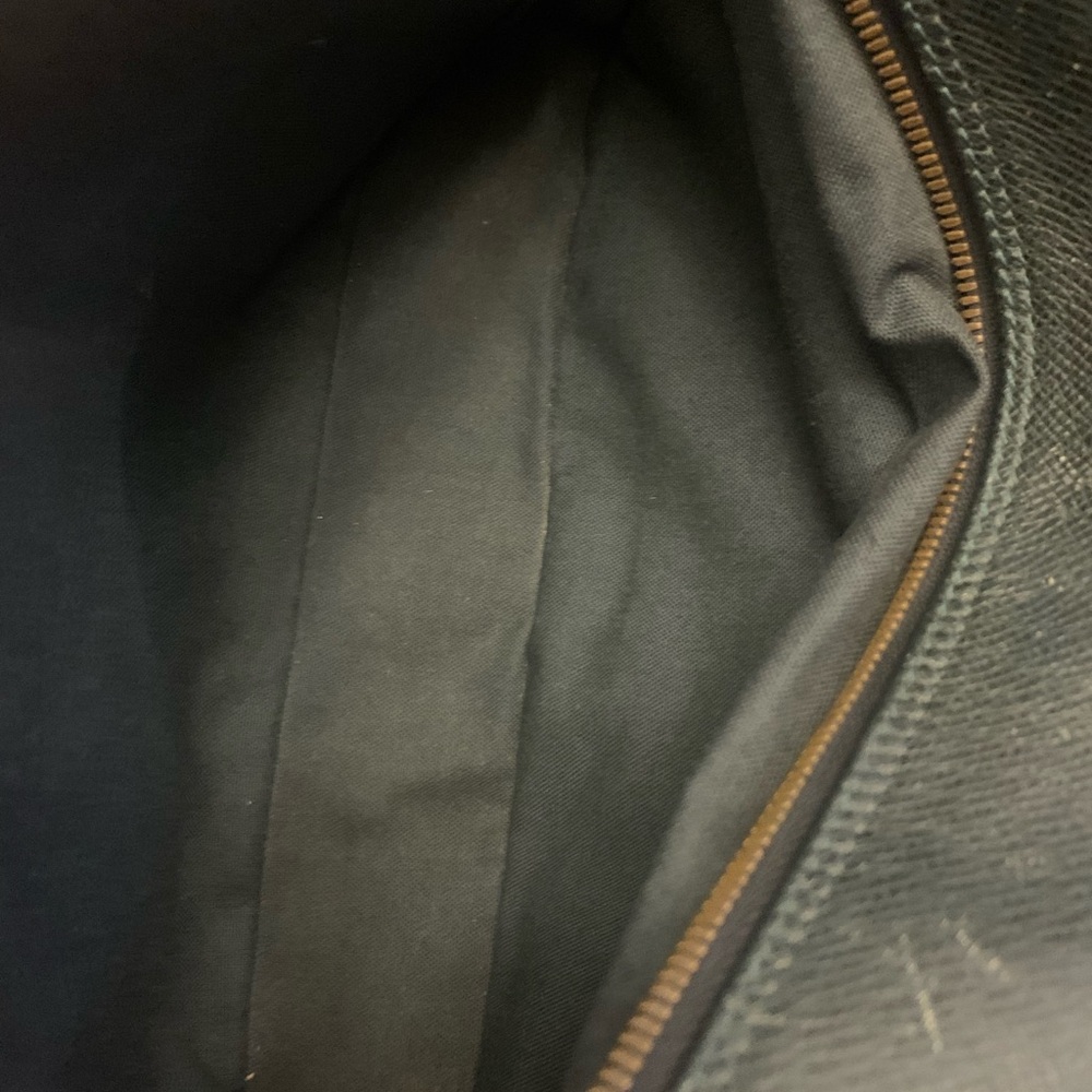 Louis Vuitton Taiga Reporter, messenger-bag, in the color green - Picture 9 of 16